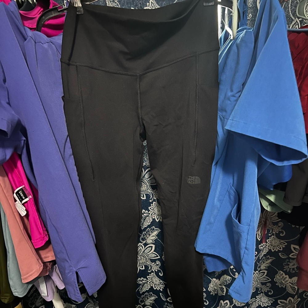 The north face black leggings size large (fits like medium)